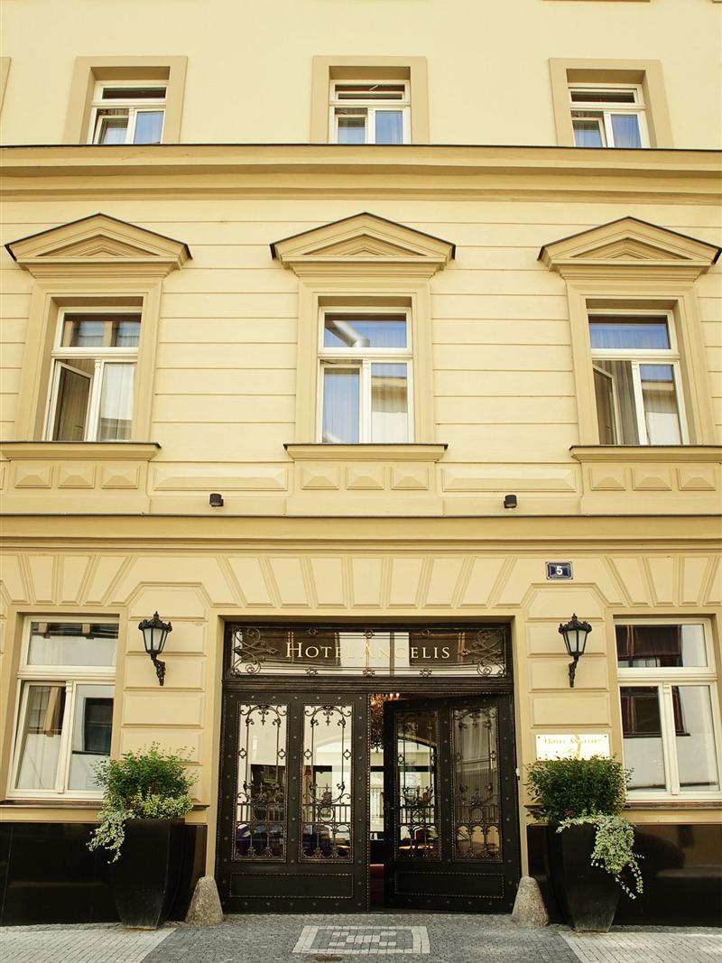 Angelis Hotel Praag Buitenkant foto